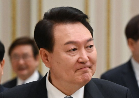 尹 "바이오헬스, 제2 반도체로 육성…세계시장 선점"
