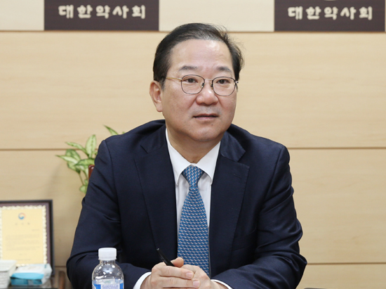 김대업 의장 "화상회의 도입·전자투표 한번 해보자" 