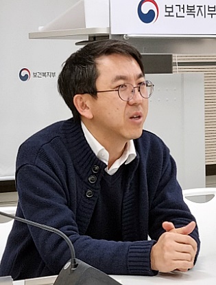 "갈등심한 간호법 더 숙의해달라"…복지부, 국회에 요구