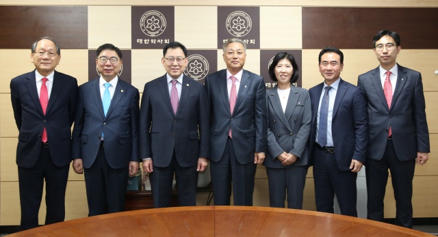 강중구 심평원장, 병협·한의협·약사회 차례로 방문