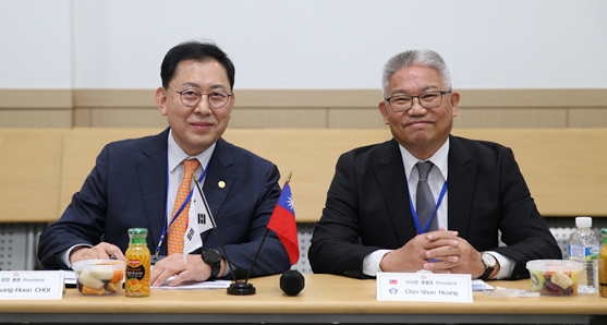 "FAPA 총회 상호 협력하자"…대만약사들, 약사회 방문