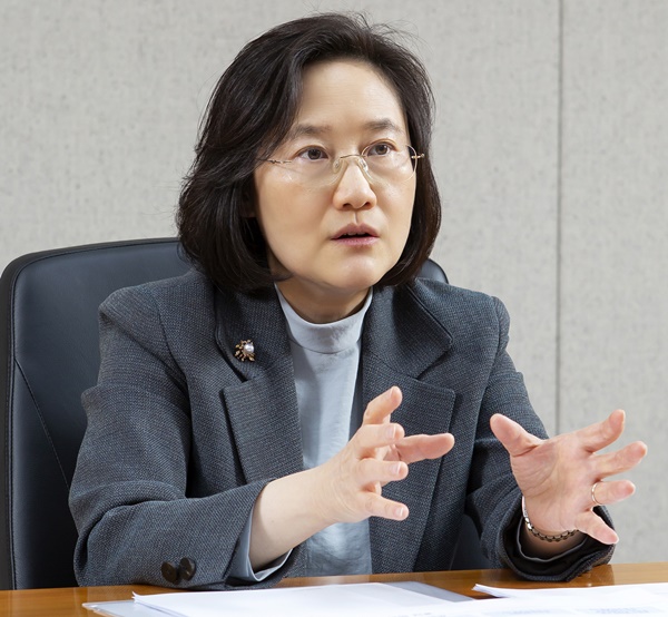 "공격적 유방암에 효과"…CDK4/6 막내 키스칼리의 자신감
