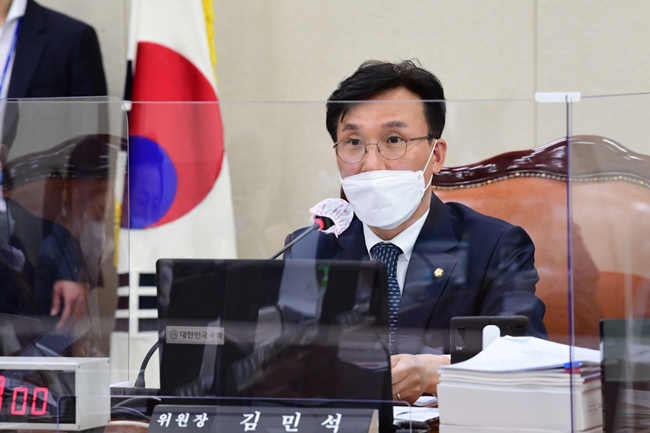 간호법 처리 D-1…민주당 정책위, 의협·간협 만난다