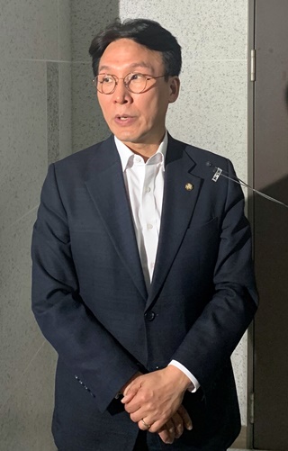 간호법·의사면허법, 13일 본회의 오를까…민주 "원안 처리"