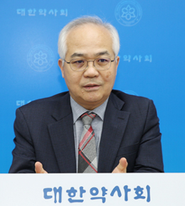 수련약국부터 교육까지…약국 전문약사, 남은 과제는