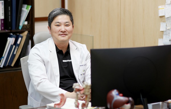 "혈변·복통 대장암 주요 증상…내시경 고려해야"