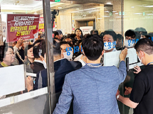 장외투쟁에 몸싸움도...비대면 시범사업 가시밭길 예고