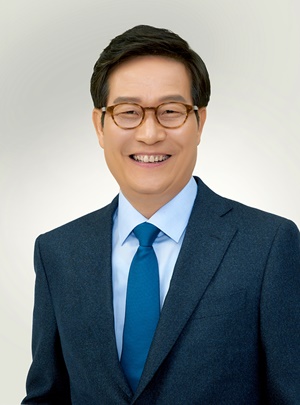 차기 복지위원장에 치과의사 출신 민주당 신동근 의원