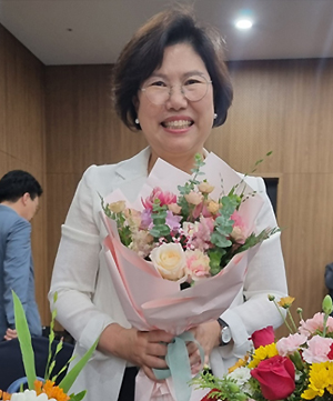 약사출신 이애형 경기도의원, 우수의정대상 수상
