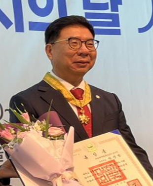 박영달 경기도약사회장, 마약퇴치 수훈 '동백장' 수상
