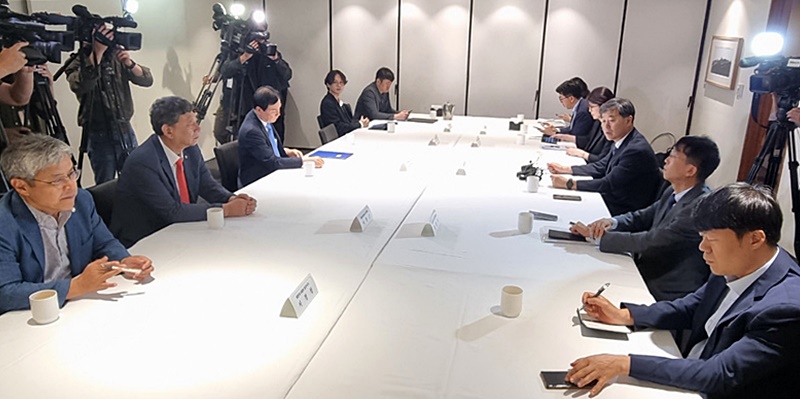 정부·의협, 의대정원 확대 놓고 또 대립각…논의는 계속