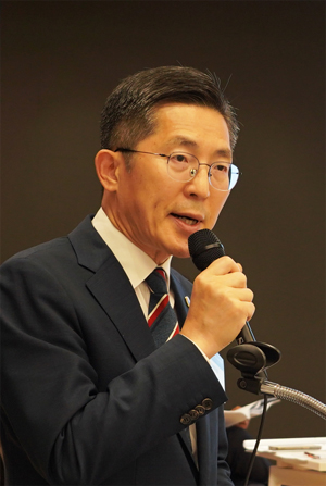 이필수 의협회장 탄핵안 부결...반대 73%, 찬성 25%