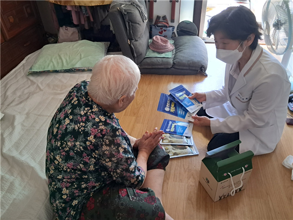 약사회, 국가유공자 가정 방문해 맞춤 복약지도 시행