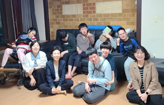 은평구약, 관내 장애인 공동가정 방문해 성금 전달