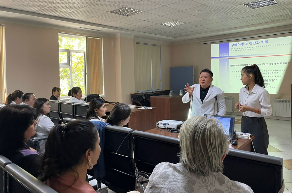 대한한의약해외의료봉사단, 우주벡에 한의학 전수