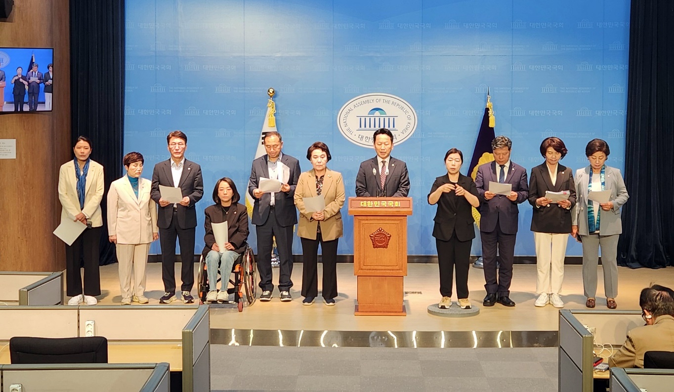 "의대정원만으론 부족…공공의대 신설·지역의사제 도입해야"