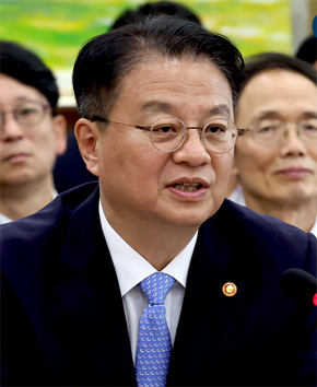 국조실 "2025년 반영 의대증원 신속하게 추진하라"