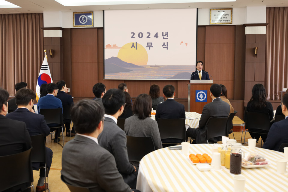 이장한 종근당 회장 "내실 경영에 총력 기울이는 한 해"