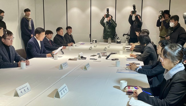 의대정원 놓고 정부-의협 경색 지속…비대면도 갈등