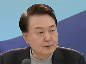 윤 대통령 "필수의료 살리기, 의료인력 확보가 우선"