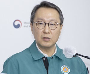 "전공의 사직땐 상급종병 비대면 허용...약배송 불허"