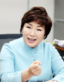 약사출신 전혜숙 의원, 광진갑 경선...4선 분수령 