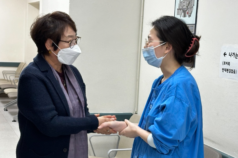 병원 간호사들 "사명감으로 환자 곁 끝까지 지키겠다"
