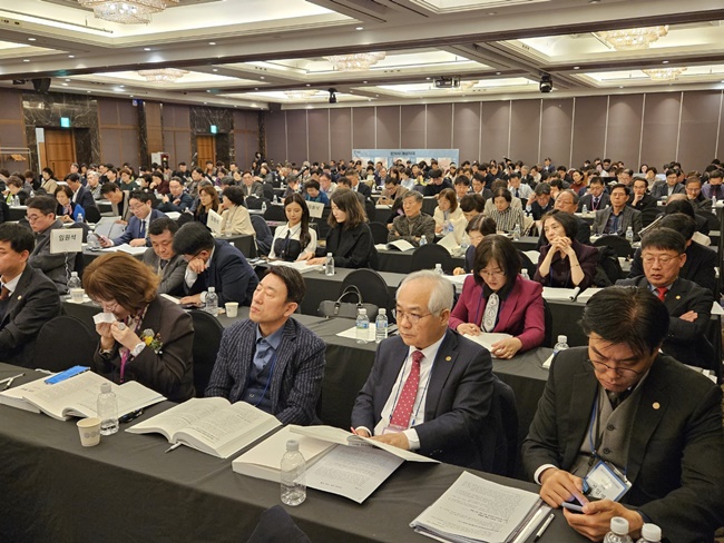 "죽겠다, 조제 좀 하게 해달라"…약사회 대의원의 호소