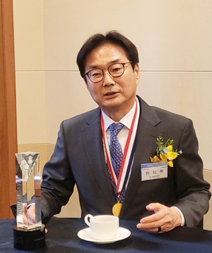 원희목 "약사 참 좋은 것…남은 시간 약업계 서포트"