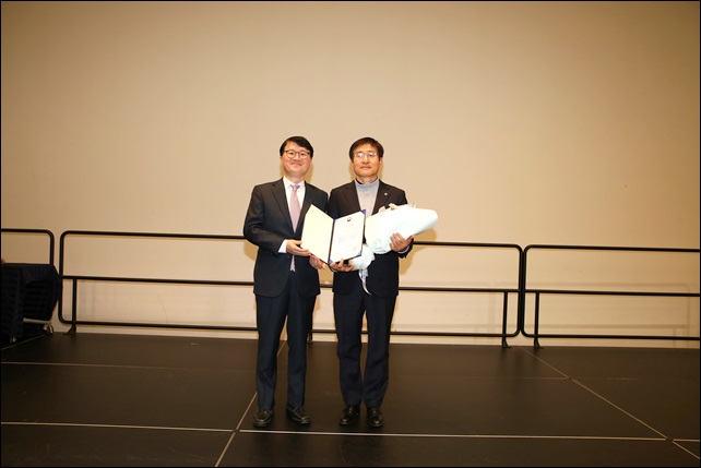 김충환 경방신약 대표, 고용노동부 장관 표창