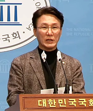 야당, 의료계 복귀 촉구…정부엔 성분명처방·리필제 요청