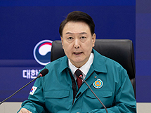 윤 대통령, 의료개혁 진두지휘..."의대증원 필수과제"