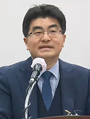 의대교수들 "박민수 아웃…4월부터 외래·수술 축소"