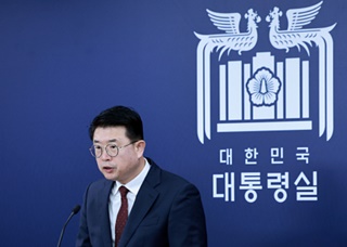 대통령실 "의료계, 의대 증원 원점 재검토 고수…매우 유감"