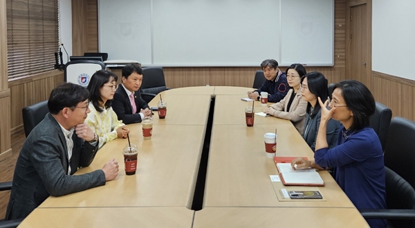 한약학과 5년제 전환에 약사들 항의...대학도 '주춤'