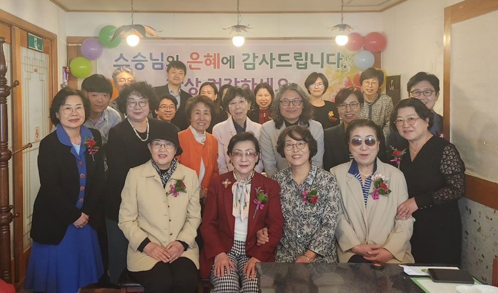 "은사님 감사합니다" 덕성약대 총동문회, 스승의날 행사