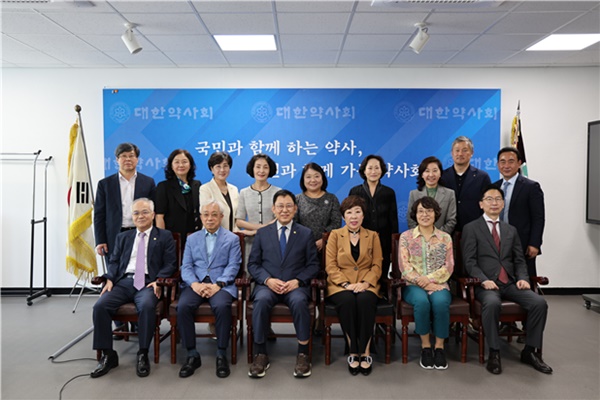 약대 동문회장들 만난 최광훈 "FAPA 서울총회 관심을"