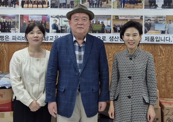 은평구약, 관내 소외계층 위한 기관들에 성금 전달