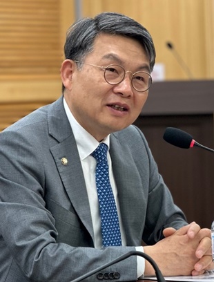 김윤, 7월 간호법·보건의료인력법 패키지 발의 예고