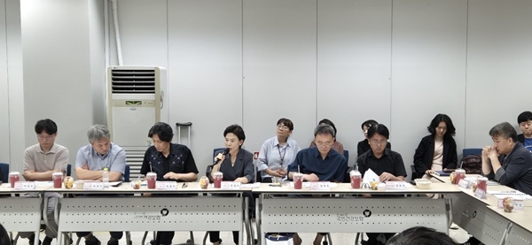 은평구약, 건강보험 정책 토론회서 약국·약사 현안 설명 