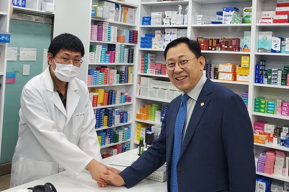 최광훈 대한약사회장, 추석에 공공심야약국 격려 방문 