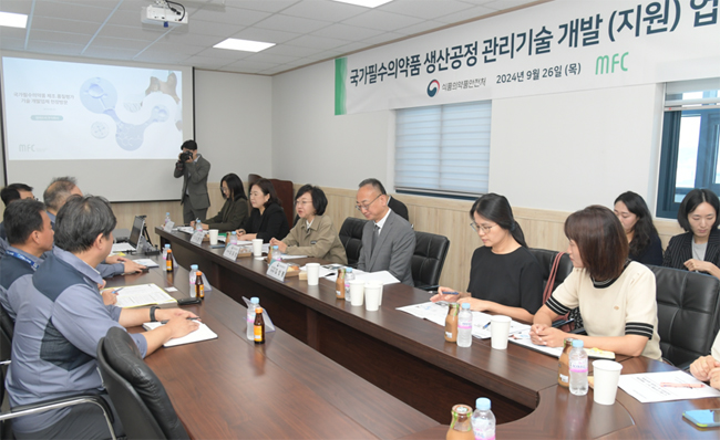 식약처장, 국내 AAP 제조공정 기술개발 현장 방문