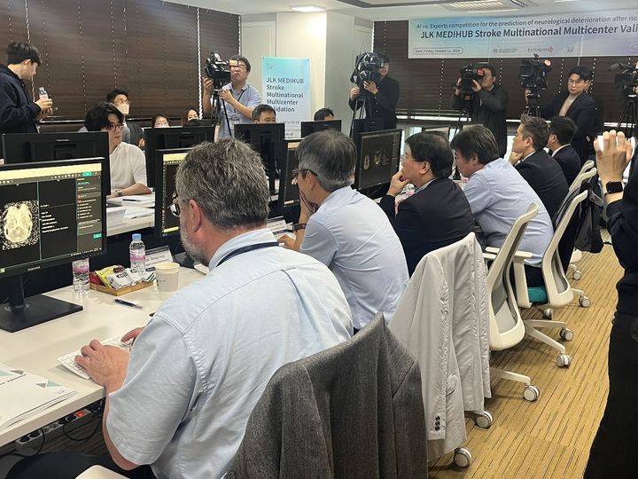 제이엘케이, 제1회 뇌졸중 AI 국제 검증 세미나 진행