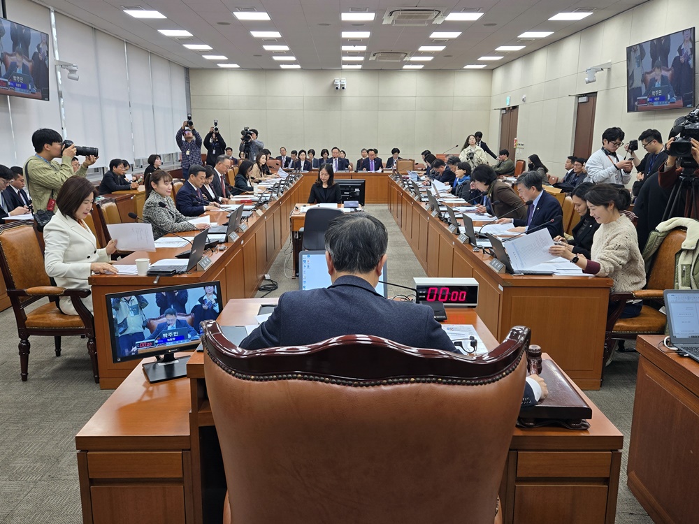 페이닥터 CSO금지·동물병원 전문약 규제…복지위 통과