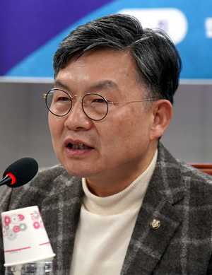 김윤 의원 "국민 의약품 접근성 확대, 재분류가 출발점"