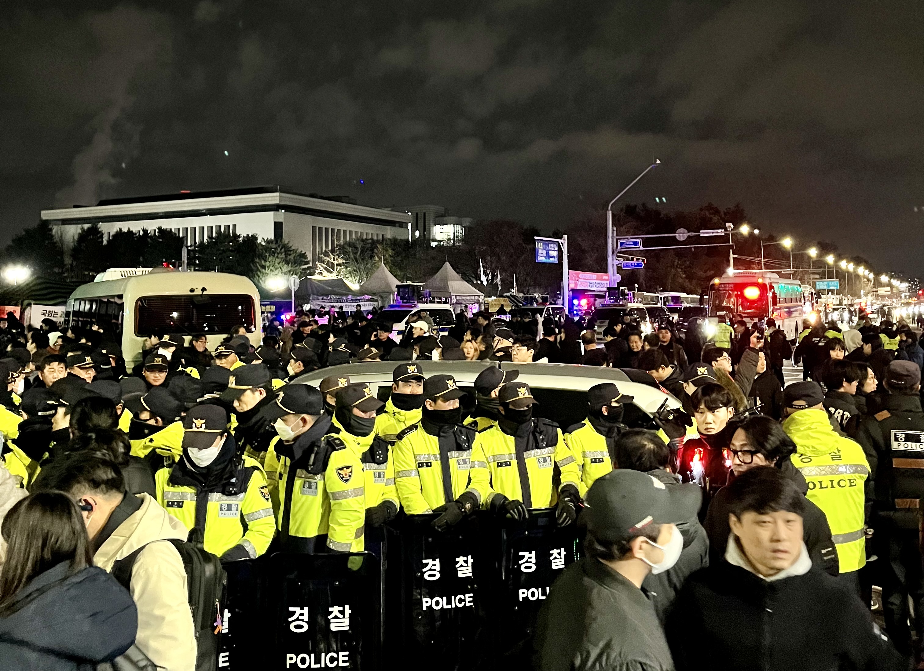 대책회의·재택권고…제약업계, 비상계엄 여파 '정중동'