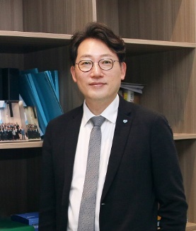 윤상배 휴온스 대표 '중견기업인의 날' 대통령 표창 수상