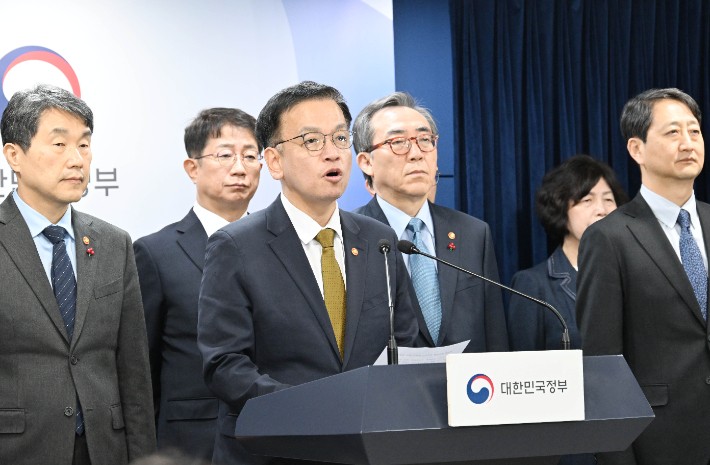 최상목 부총리 "한 권한대행 탄핵 추진 제고해달라"