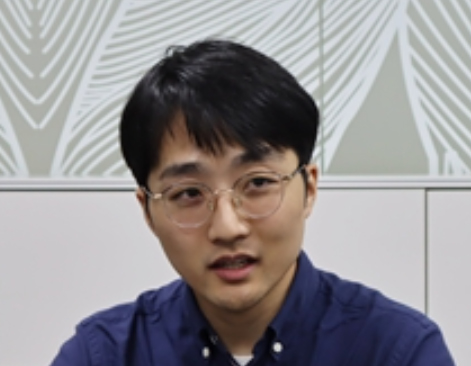 "글씨 바뀌면 약국 매출도 달라집니다"