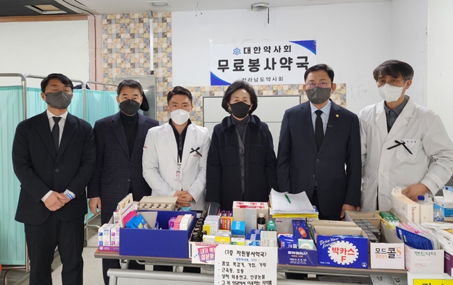 무안공항 봉사약국 마무리...17일간 유가족 곁 지킨 약사들